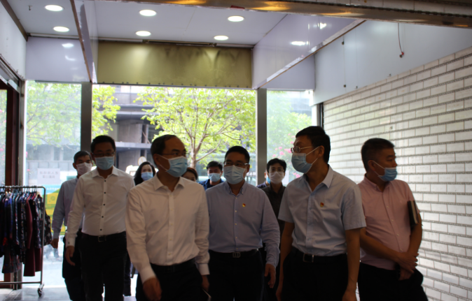 投控公司黨委委員、副總經理杜秀峰率隊來我司開展掛點調研服務工作